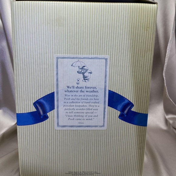 Disney Pooh and friends we’ll share forever whatever the weather figurine - Picture 5 of 7